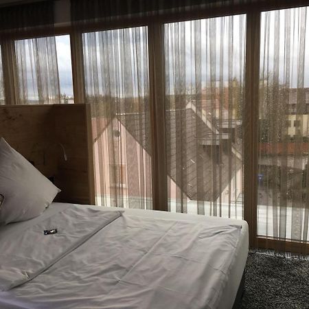 Hotel Zum Hirsch Wertingen Esterno foto