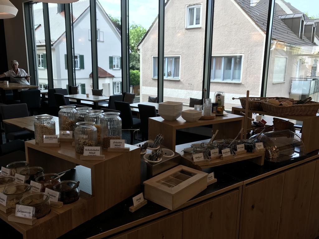 Hotel Zum Hirsch Wertingen Esterno foto