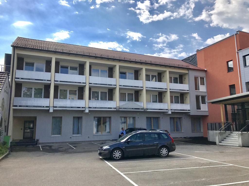 Hotel Zum Hirsch Wertingen Esterno foto