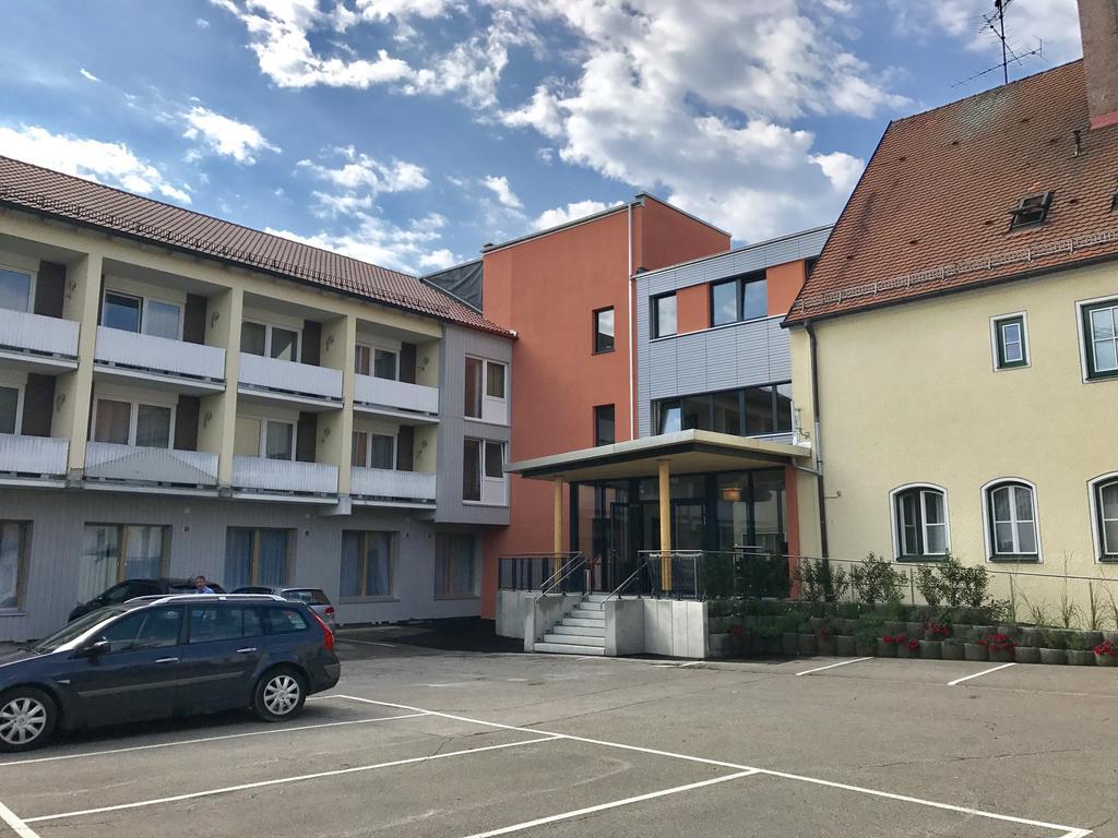 Hotel Zum Hirsch Wertingen Esterno foto