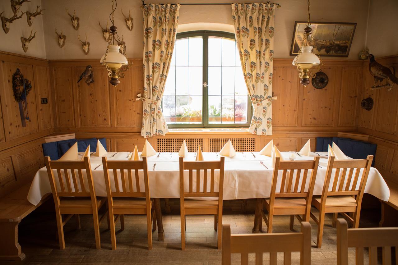 Hotel Zum Hirsch Wertingen Esterno foto