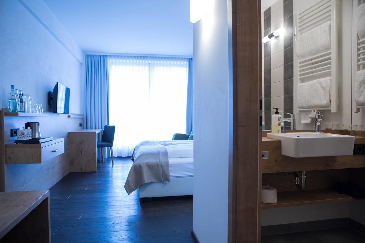 Hotel Zum Hirsch Wertingen Esterno foto