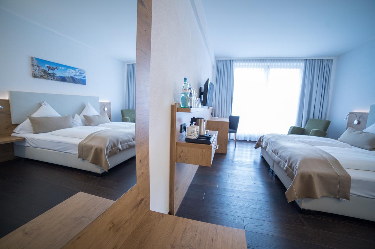 Hotel Zum Hirsch Wertingen Esterno foto
