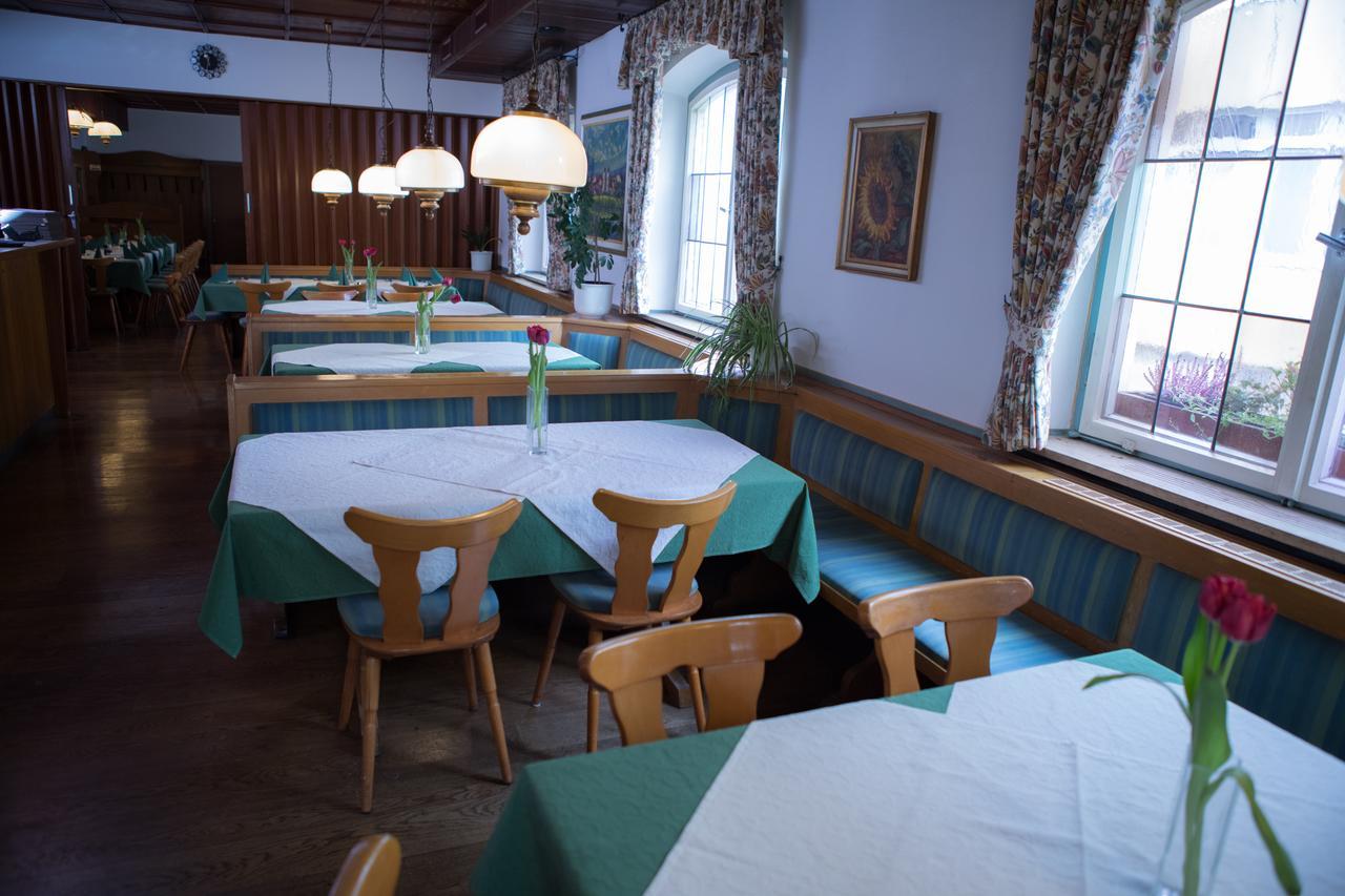 Hotel Zum Hirsch Wertingen Esterno foto