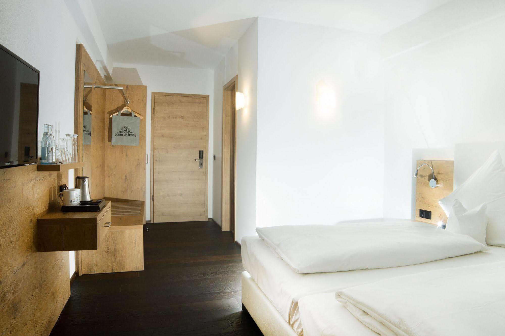 Hotel Zum Hirsch Wertingen Esterno foto