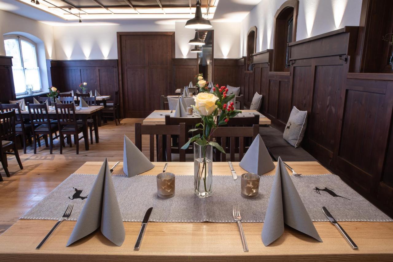 Hotel Zum Hirsch Wertingen Esterno foto